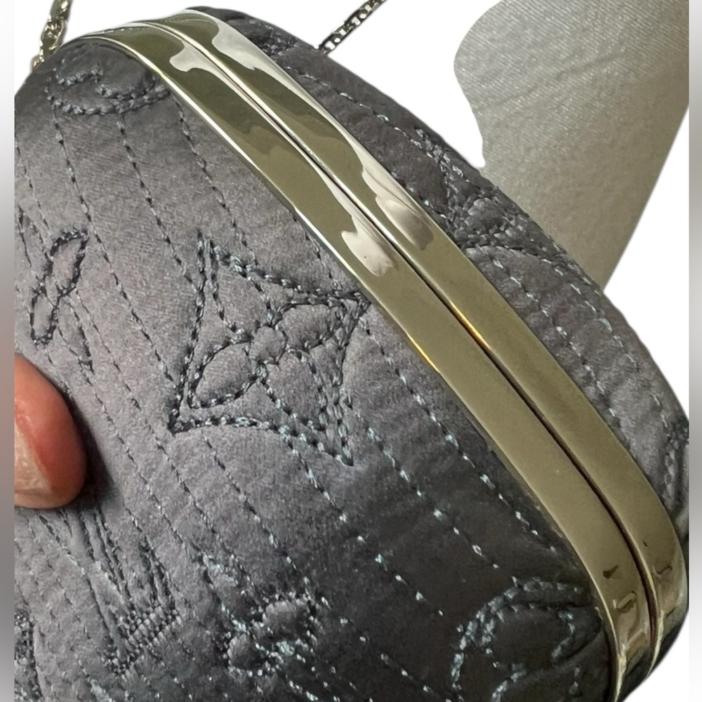 Limited edition Louis Vuitton Purple Gray Evening Clutch with chain strap - Picture 5 of 16
